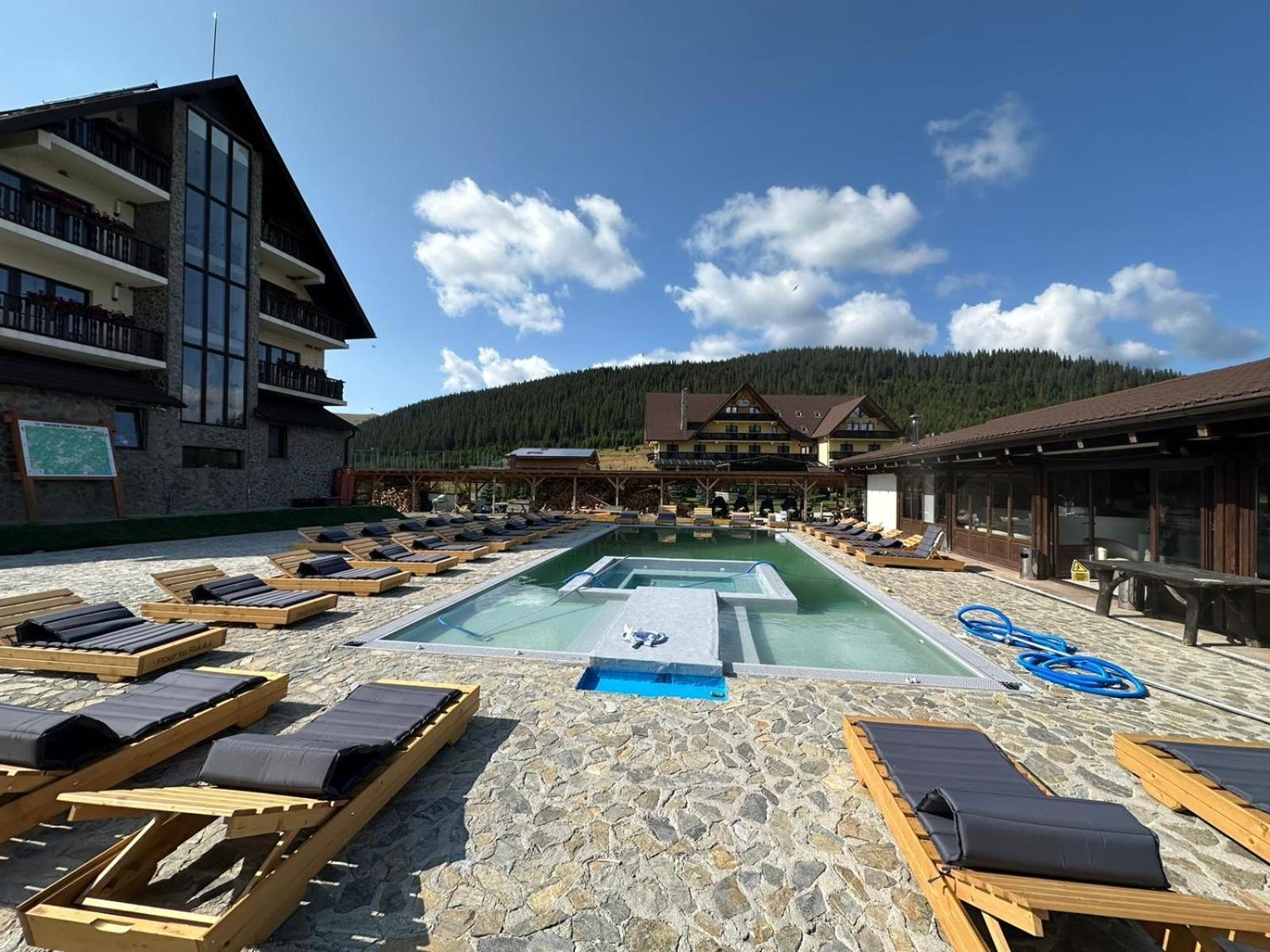 Poarta Raiului Hotel เตาบิสตรา ภายนอก รูปภาพ